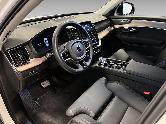 Volvo XC90 11 of 17