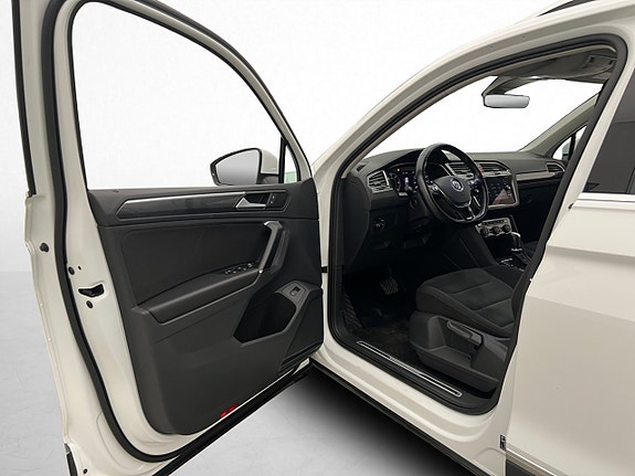 Volkswagen Tiguan 11 of 30