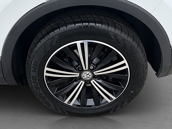 Volkswagen Tiguan 30 of 30