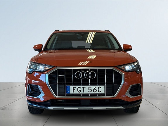 Audi Q3 2 of 5