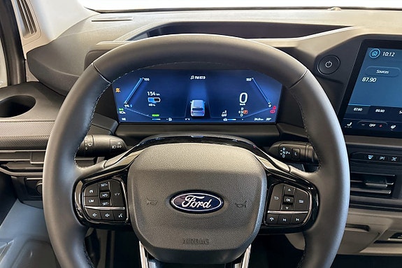 Ford E-Transit 7 of 10