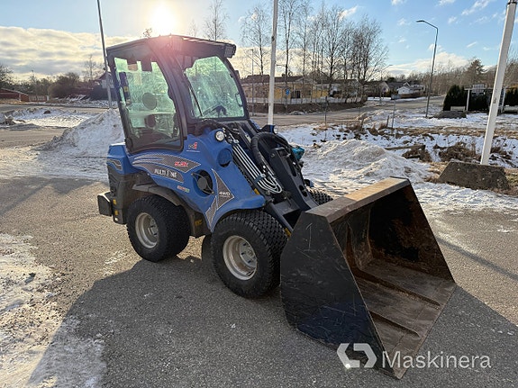 Kompaktlastare Multione 5.3K + Redskap 16 of 27