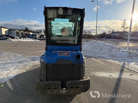 Kompaktlastare Multione 5.3K + Redskap 5 of 27