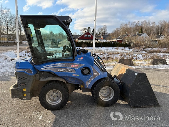 Kompaktlastare Multione 5.3K + Redskap 17 of 27
