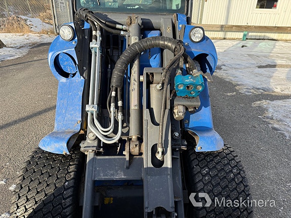 Kompaktlastare Multione 5.3K + Redskap 14 of 27