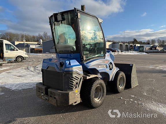 Kompaktlastare Multione 5.3K + Redskap 4 of 27