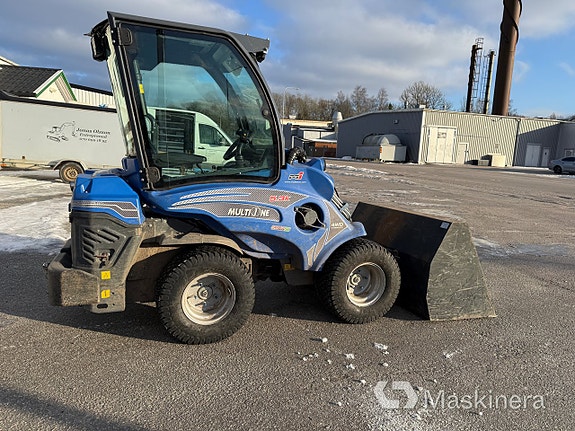 Kompaktlastare Multione 5.3K + Redskap 3 of 27