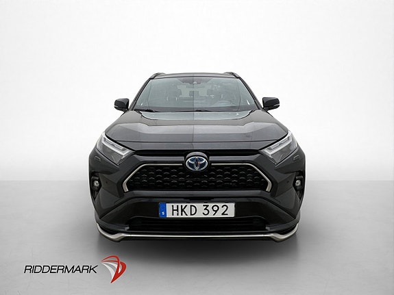 Toyota RAV4 Plug-in Hybrid 2 of 5