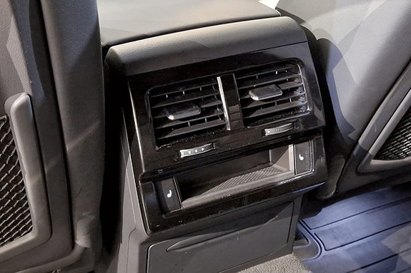 Volkswagen Touareg 17 of 17