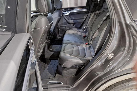 Volkswagen Touareg 16 of 17
