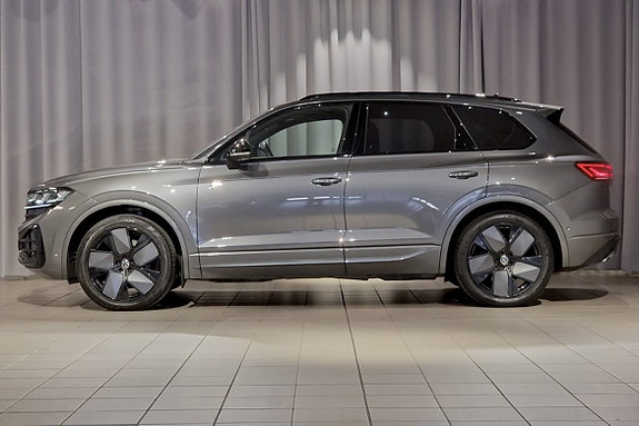 Volkswagen Touareg 2 of 17