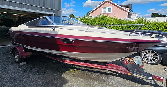 Maxum 2150 sc Daycruiser 2 of 5