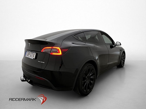 Tesla Model Y 8 of 30