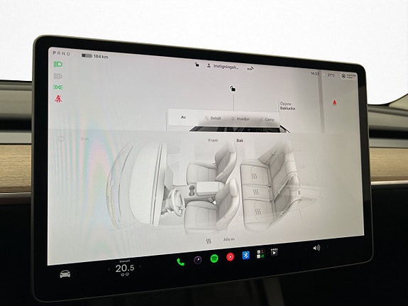 Tesla Model Y 24 of 30