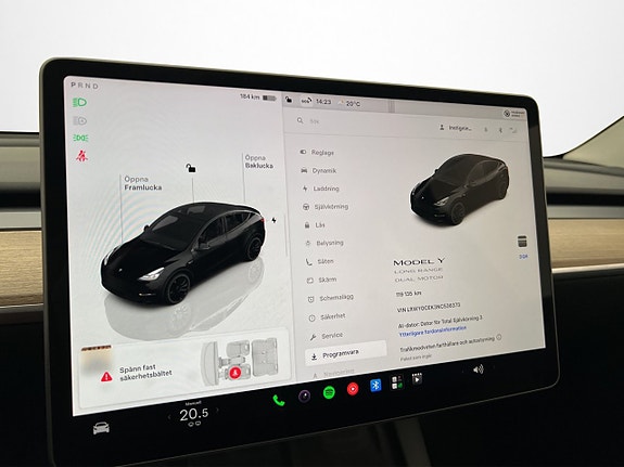 Tesla Model Y 21 of 30