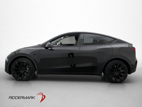 Tesla Model Y 3 of 5