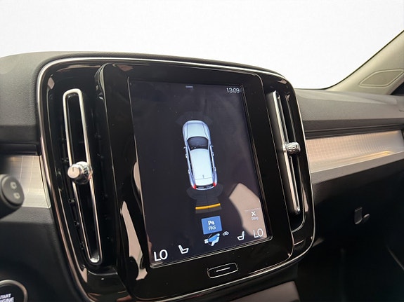 Volvo XC40 18 of 28
