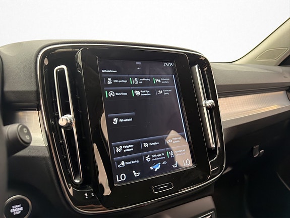 Volvo XC40 16 of 28