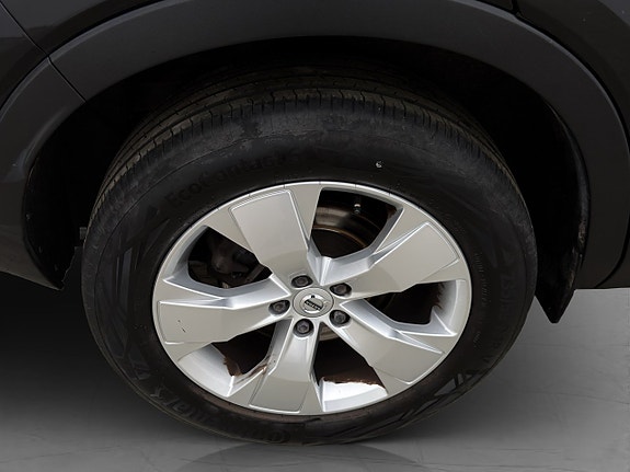 Volvo XC40 28 of 28