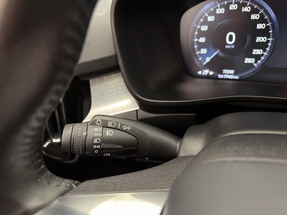 Volvo XC40 23 of 28