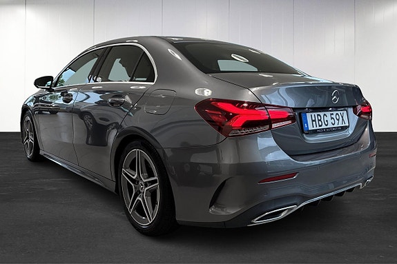 Mercedes-Benz A200 4 of 5