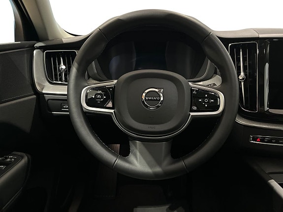 Volvo XC60 10 of 14