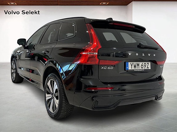 Volvo XC60 2 of 14