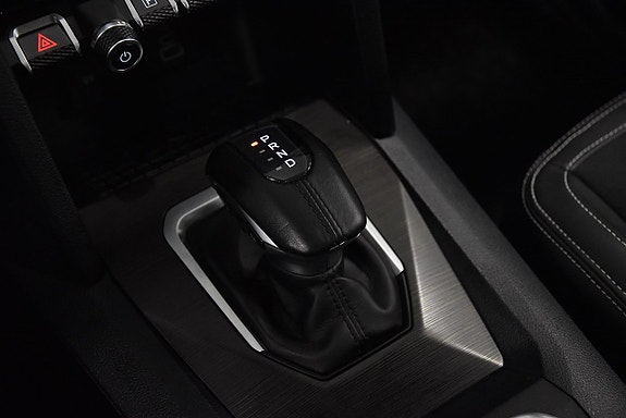 Volkswagen Amarok 15 of 17