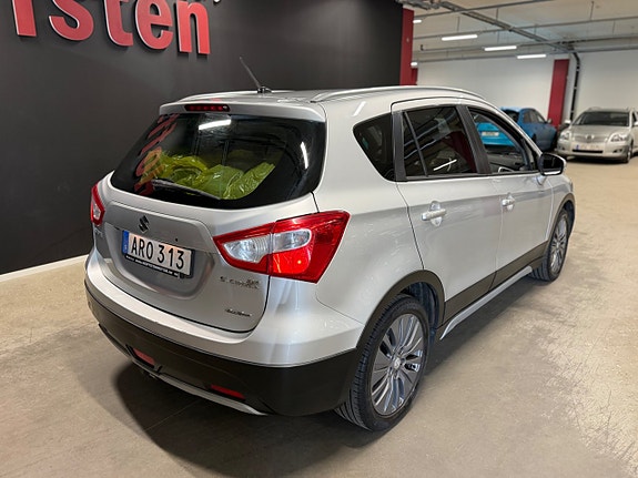 Suzuki S-Cross 3 of 5