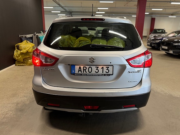 Suzuki S-Cross 4 of 5