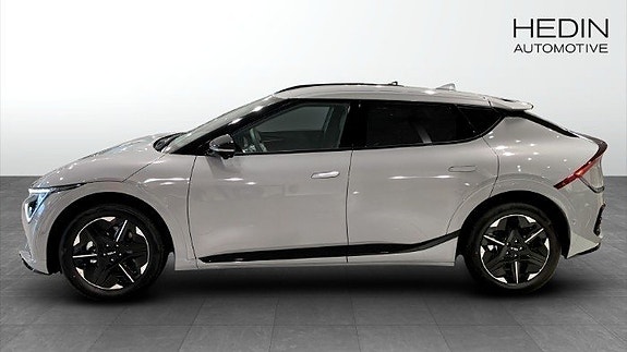 Kia EV6 7 of 12