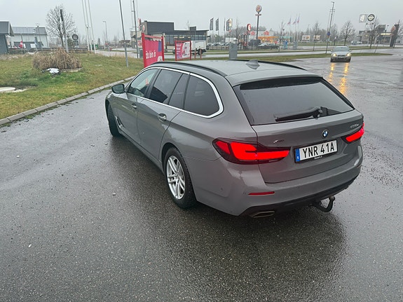 BMW 530e 2 of 5