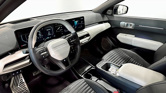 Kia EV4 8 of 12