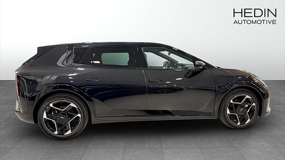 Kia EV4 4 of 12