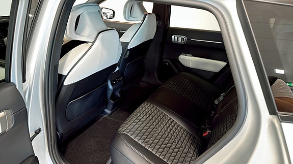 Kia EV4 9 of 12