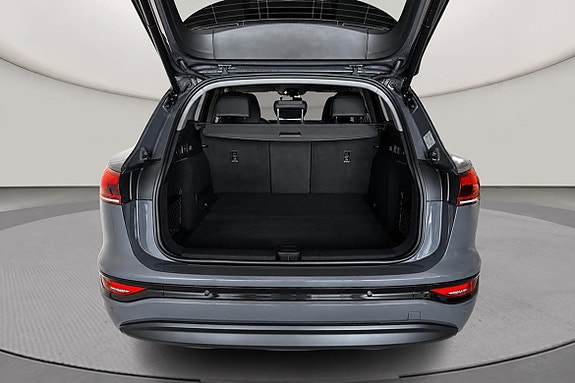 Audi Q6 e-tron 4 of 5