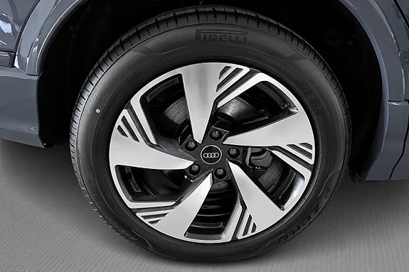 Audi Q6 e-tron 5 of 5