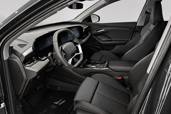 Audi Q6 e-tron 6 of 8