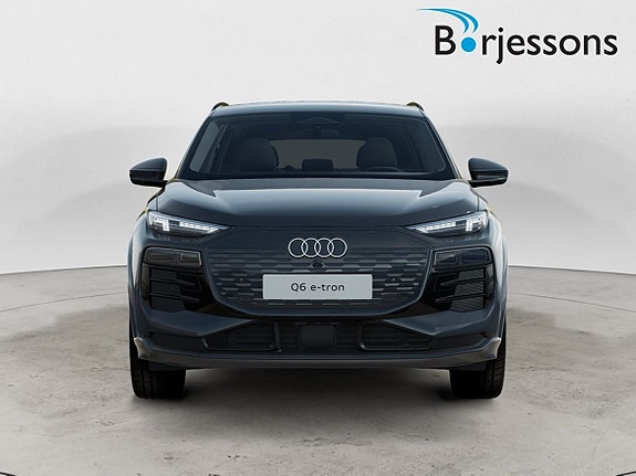 Audi Q6 e-tron 4 of 5