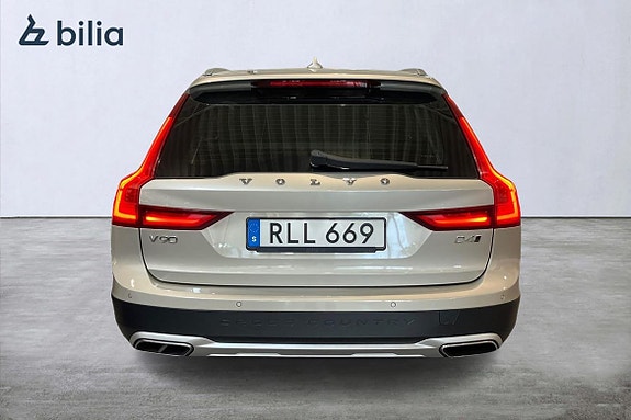 Volvo V90 Cross Country 5 of 5