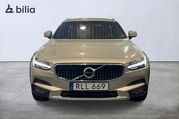 Volvo V90 Cross Country 6 of 22
