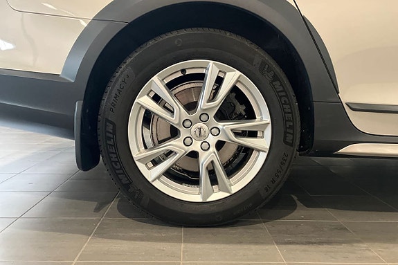 Volvo V90 Cross Country 17 of 22