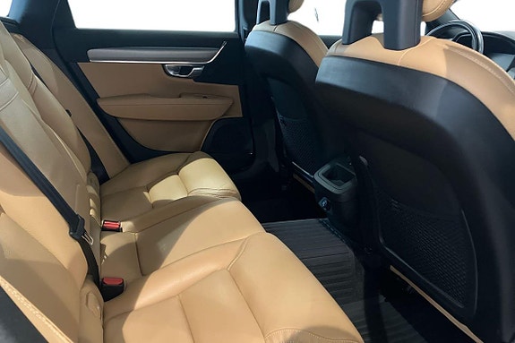 Volvo V90 Cross Country 9 of 22