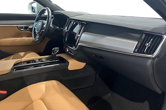 Volvo V90 Cross Country 7 of 22