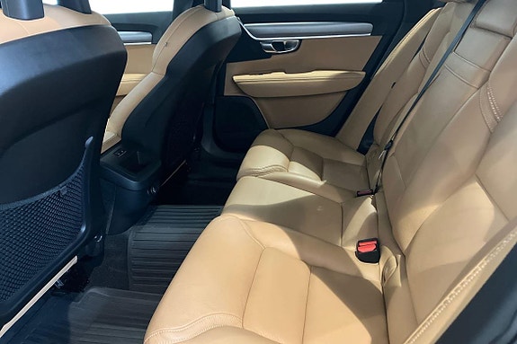 Volvo V90 Cross Country 13 of 22