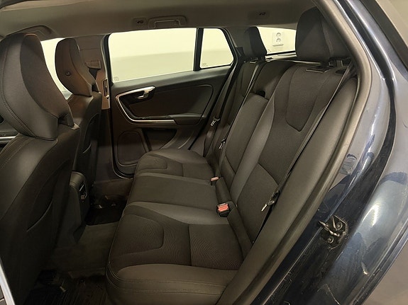 Volvo V60 10 of 13