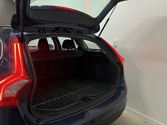 Volvo V60 12 of 13