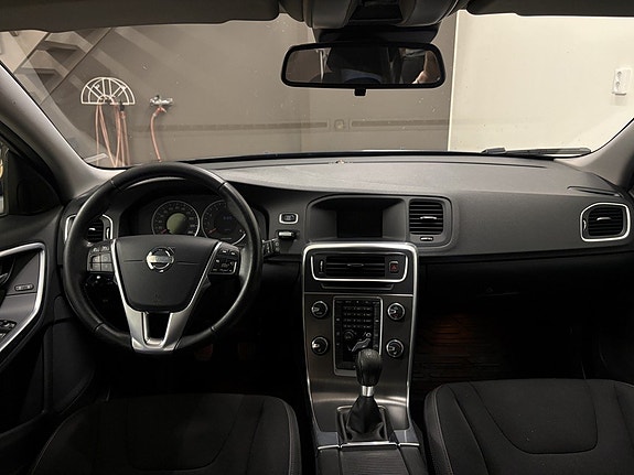 Volvo V60 7 of 13