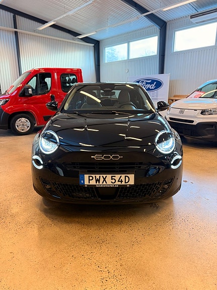 Fiat 600 2 of 5