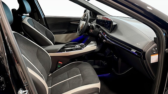 Kia EV6 3 of 12